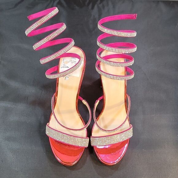 BRAND NEW WILD DIVA LOUNGS RHINESTONES EMBELLISHMENTS SANDAL - Picture 2 of 15